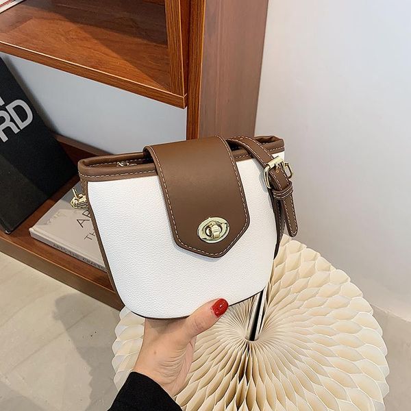 evening bags retro bucket bag simple fashion ladies 2021 high-quality pu leather luxury designer one-shoulder messenger bolso mujer
evening bags retro bucket bag simple fashion ladies 2021 high-quality pu leather luxury designer one-shoulder messenger bolso mujer