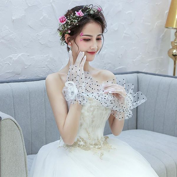 five fingers gloves style evening black little net lace short refers to spring, summer, autumn and winter etiquette, Blue;gray
five fingers gloves style evening black little net lace short refers to spring, summer, autumn and winter etiquette, Blue;gray