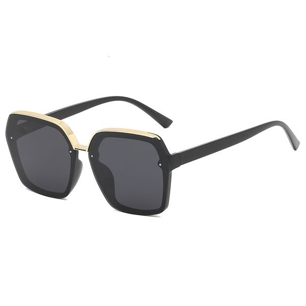 2021 women's fashion trend sunglasses driver's glasses anti ultraviolet metal accessories
2021 women's fashion trend sunglasses driver's glasses anti ultraviolet metal accessories