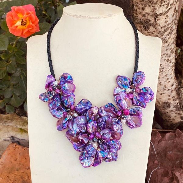 chokers natural baroque purple mother of pearl shell 5 flower choker necklace with rope leather, Golden;silver
chokers natural baroque purple mother of pearl shell 5 flower choker necklace with rope leather, Golden;silver