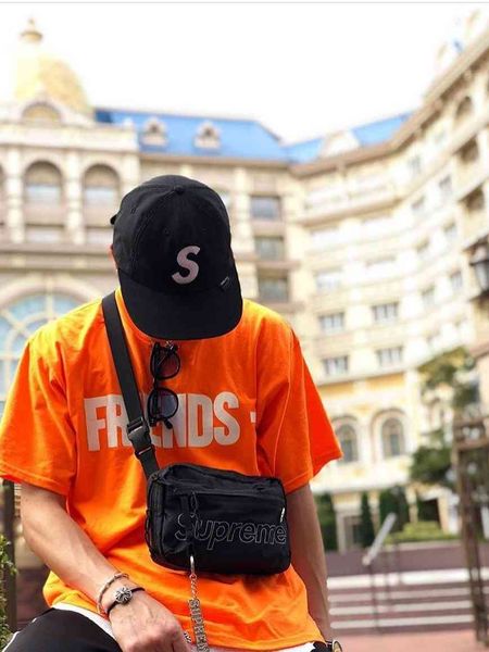 brand t shirt v and lone short sleeve big wang yibo same friends china longto hara lightning high street couple loose t-, White;black
brand t shirt v and lone short sleeve big wang yibo same friends china longto hara lightning high street couple loose t-, White;black