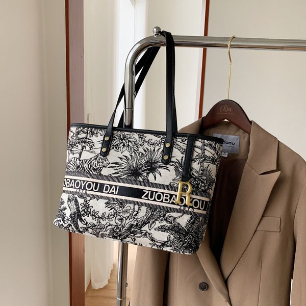 purses tote women's new high-capacity embroidered hand shopping fashion atmospheric shoulder bag handbag black friday
purses tote women's new high-capacity embroidered hand shopping fashion atmospheric shoulder bag handbag black friday