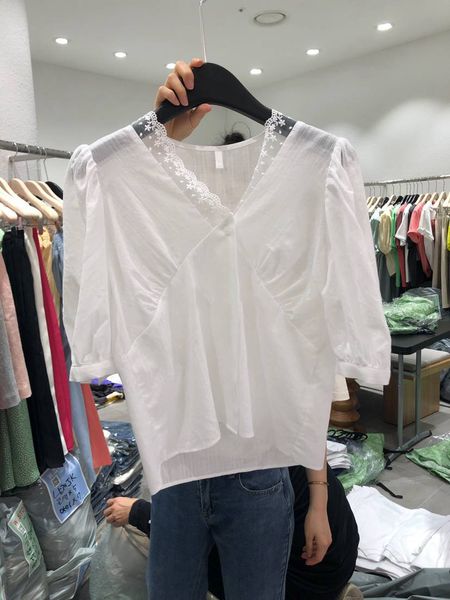 spring new short-sleeved solid v-neck shirts patchwork lace fashion womens 210421, White
spring new short-sleeved solid v-neck shirts patchwork lace fashion womens 210421, White