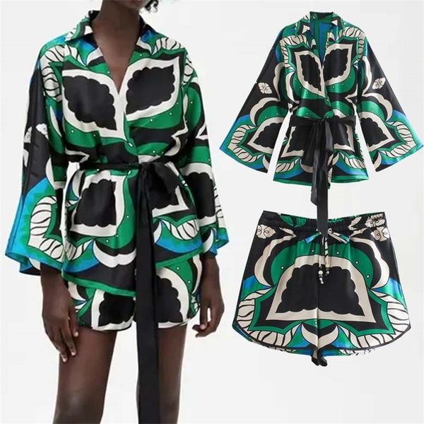 zbza women business suit summer fashion green print 2 piece set kimono shirt blouse+high waist casual shorts woman 220315, White
zbza women business suit summer fashion green print 2 piece set kimono shirt blouse+high waist casual shorts woman 220315, White
