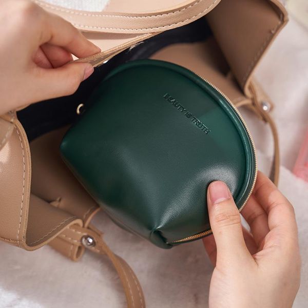 cosmetic bags & cases summer women bag shell-shaped lightweight pu wear-resistant compact lipstick jewelry storage waterproof travel home
cosmetic bags & cases summer women bag shell-shaped lightweight pu wear-resistant compact lipstick jewelry storage waterproof travel home