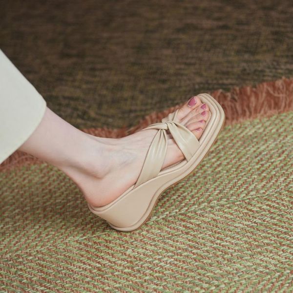 slippers casual shoes platform slides women heels pantofle on a wedge low luxury high 2021 basic rome fashion pumps fabric pu, Black
slippers casual shoes platform slides women heels pantofle on a wedge low luxury high 2021 basic rome fashion pumps fabric pu, Black