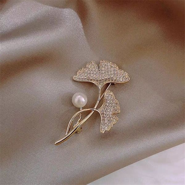 ypw high grade brooch female gingko leaf pearl fixed s clothes brooches fashion personality scarfcollar anti scarf pin pinlight button, Gray
ypw high grade brooch female gingko leaf pearl fixed s clothes brooches fashion personality scarfcollar anti scarf pin pinlight button, Gray