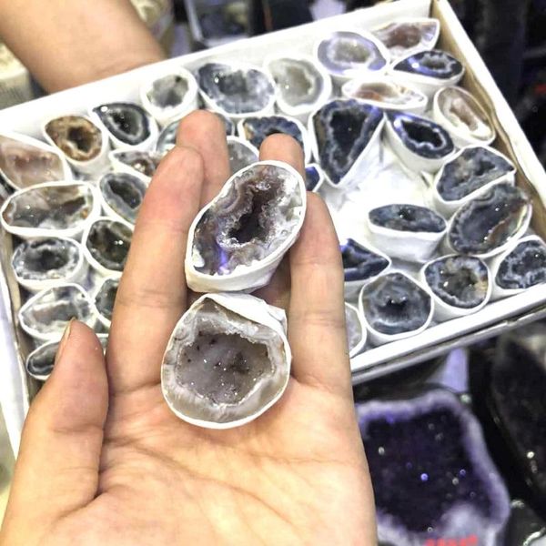 decorative objects & figurines 1 box mini natural crystal agate cave big size
decorative objects & figurines 1 box mini natural crystal agate cave big size