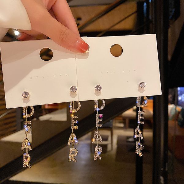 925 silver needle full diamond letter dear earrings
925 silver needle full diamond letter dear earrings