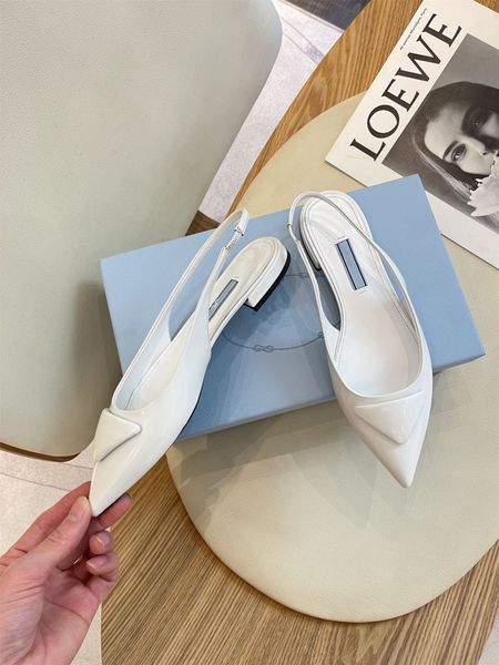 2022 flat sandals female word with pointed toe high heels baotou low heel women's shoes genuine leather 35-39, Black
2022 flat sandals female word with pointed toe high heels baotou low heel women's shoes genuine leather 35-39, Black