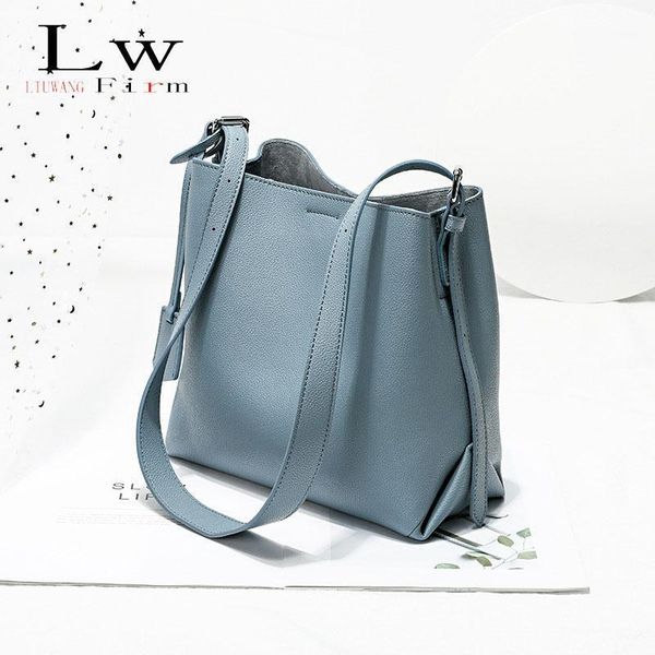 evening bags high-end temperament leather handbags fashion soft layer cowhide large capacity bucket bag commuter messenger1
evening bags high-end temperament leather handbags fashion soft layer cowhide large capacity bucket bag commuter messenger1