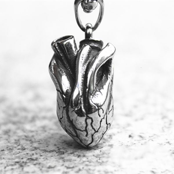 retro fine handsome hand-made solid three-dimensional heart hanger men and women jewelry chain, Silver
retro fine handsome hand-made solid three-dimensional heart hanger men and women jewelry chain, Silver
