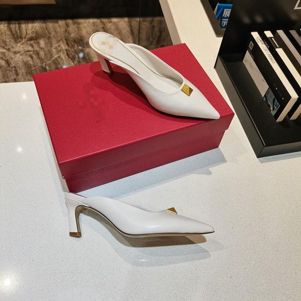 2021 women's sandals, rivet decoration, leather material, classic fashion combination, high-heeled , luxury and elegance, you are worth, Black
2021 women's sandals, rivet decoration, leather material, classic fashion combination, high-heeled , luxury and elegance, you are worth, Black