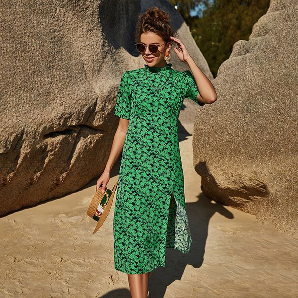 ins customized 2021 summer womens clothing slimming sheath slit slim-fitting floral short sleeve vacation style large swing dress, White;black
ins customized 2021 summer womens clothing slimming sheath slit slim-fitting floral short sleeve vacation style large swing dress, White;black