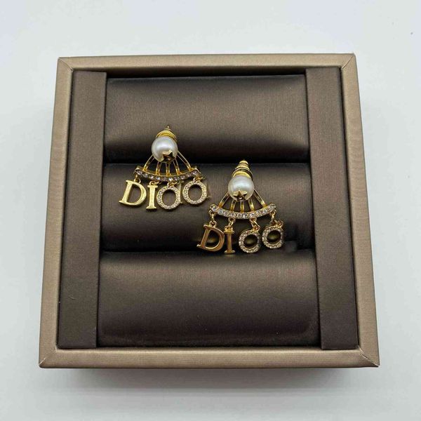 chandeliers earrings d home / dijia diamond letter pearl women's fashion temperament, Silver
chandeliers earrings d home / dijia diamond letter pearl women's fashion temperament, Silver