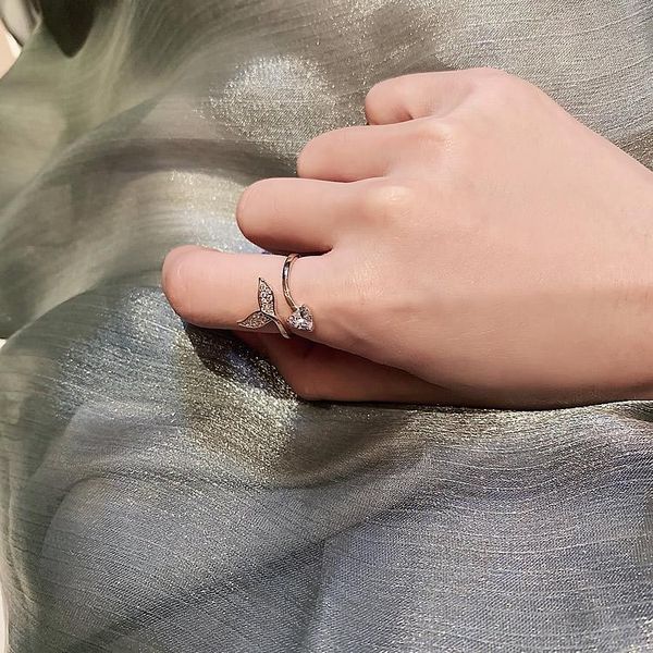 cluster rings shiny side fashion brand jewelry fish tail bridal for women style zirconia wedding engagement open, Golden;silver
cluster rings shiny side fashion brand jewelry fish tail bridal for women style zirconia wedding engagement open, Golden;silver