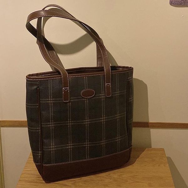 evening bags 2021 fashion single shoulder armpite handbag original tote for women luxury designer purse and sac
evening bags 2021 fashion single shoulder armpite handbag original tote for women luxury designer purse and sac