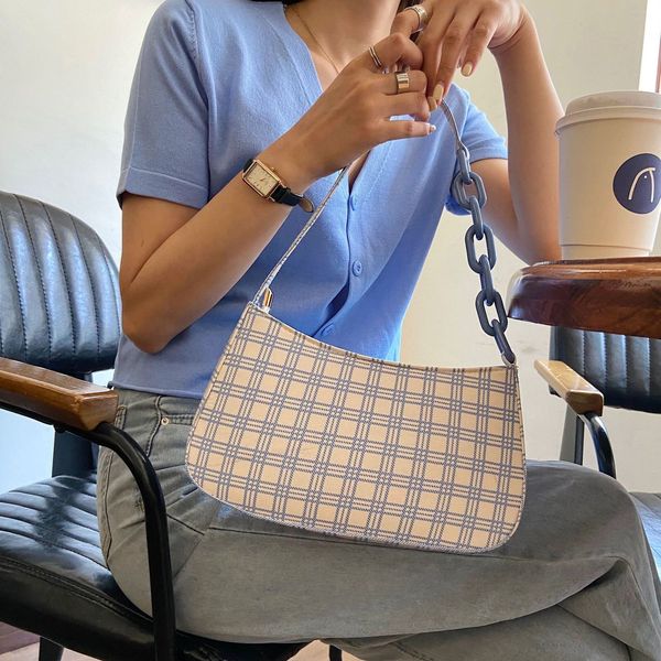 summer bag women's 2021 new fashion one shoulder hand acrylic chain underarm plaid stick
summer bag women's 2021 new fashion one shoulder hand acrylic chain underarm plaid stick