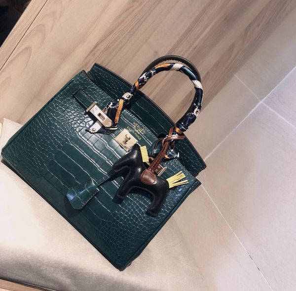 2021 on selling luxury classic brand leather fashion bags women backpack handbags ladies shoulder bag evening handbag -l3506, Red;black
2021 on selling luxury classic brand leather fashion bags women backpack handbags ladies shoulder bag evening handbag -l3506, Red;black
