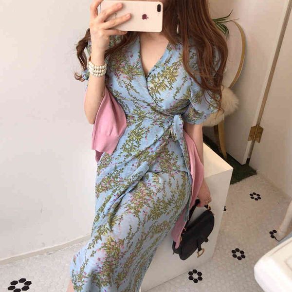 south korea ins summer elegant waist slimming v-neck strap long short sleeve chiffon print dress female 210522, Black;gray
south korea ins summer elegant waist slimming v-neck strap long short sleeve chiffon print dress female 210522, Black;gray