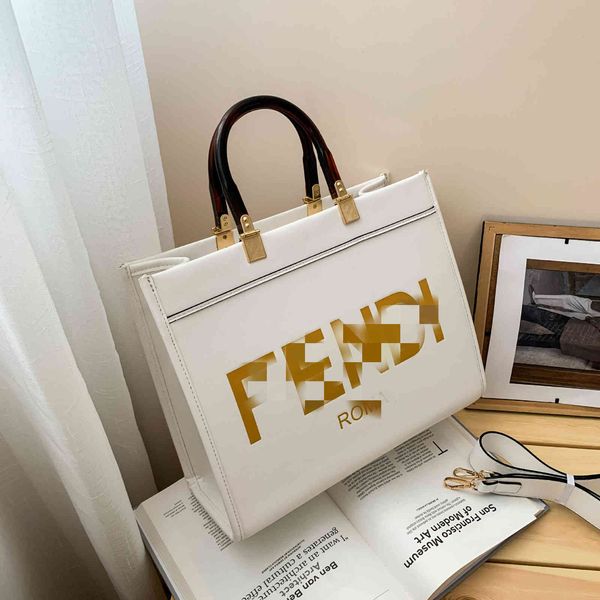 2021 new fashion textured women's single shoulder portable tote large capacity shopping bag
2021 new fashion textured women's single shoulder portable tote large capacity shopping bag