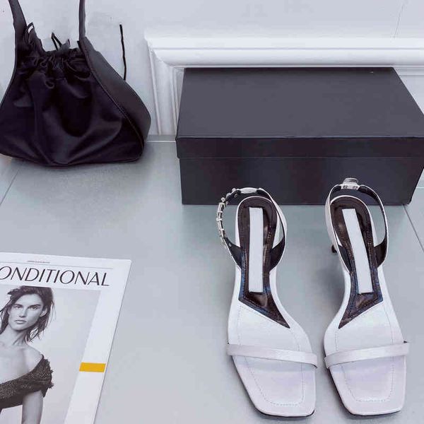 ladies fashion 21 luxury designer sandals. high heels. casual shoes. fine leather and letters. adopts lining sheepskin size 35-40, Black
ladies fashion 21 luxury designer sandals. high heels. casual shoes. fine leather and letters. adopts lining sheepskin size 35-40, Black