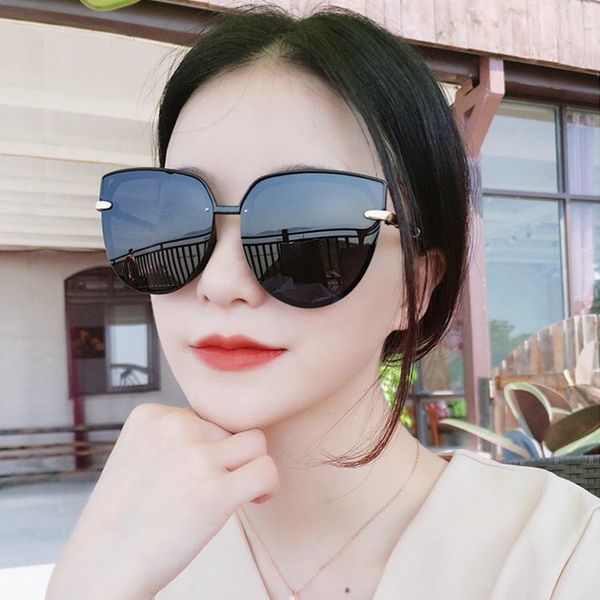 sunglasses fashion polarized for men and women, anti-ultraviolet sunglasses, net red tide street shooting big frame, White;black
sunglasses fashion polarized for men and women, anti-ultraviolet sunglasses, net red tide street shooting big frame, White;black