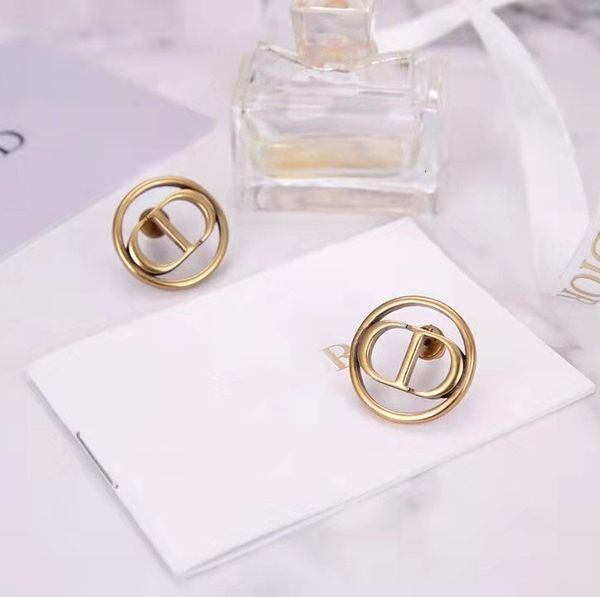 / simple fashion earrings cd letter circle geometric temperament female pig nose, Golden
/ simple fashion earrings cd letter circle geometric temperament female pig nose, Golden
