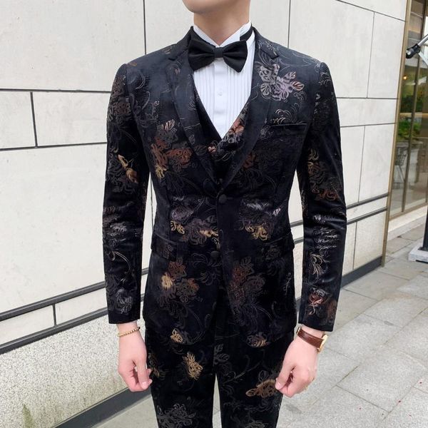 men's suits & blazers luxury velour suit for men 3 piece balck gold print velvet tuxedo 2021 grooms smoking homme mariage slim fit, White;black
men's suits & blazers luxury velour suit for men 3 piece balck gold print velvet tuxedo 2021 grooms smoking homme mariage slim fit, White;black