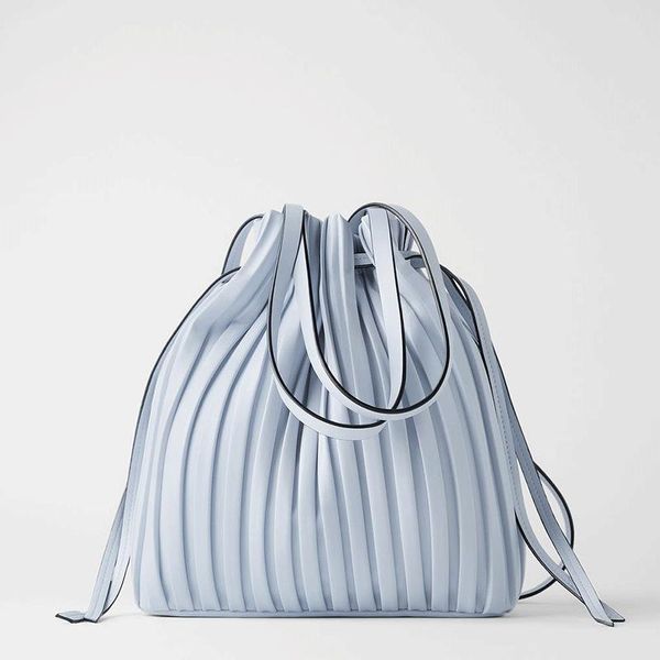 evening bags large capacity designer handbag 2021 wrinkle drawstring luxury women brand casual bucket shoulder
evening bags large capacity designer handbag 2021 wrinkle drawstring luxury women brand casual bucket shoulder