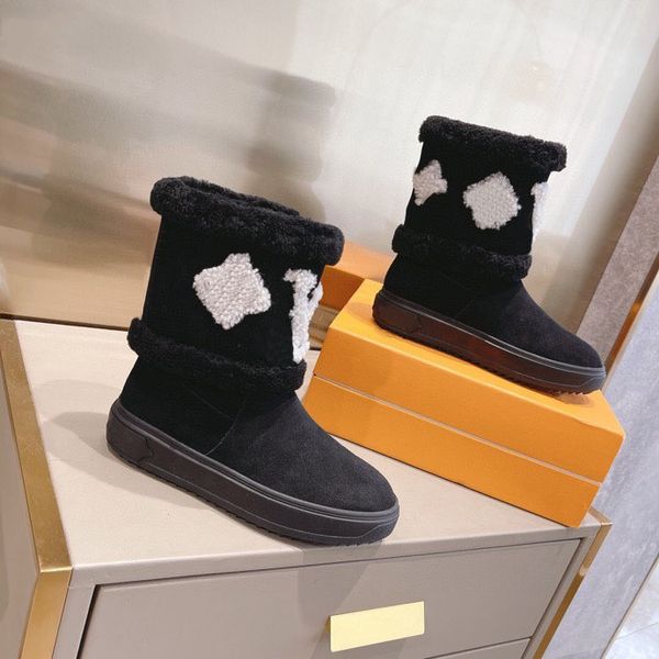 2021 designers snow boots women fashion soft leather flat girls casual winter brown shoe with fur half boot black size 35-41 by shoe10 05
2021 designers snow boots women fashion soft leather flat girls casual winter brown shoe with fur half boot black size 35-41 by shoe10 05