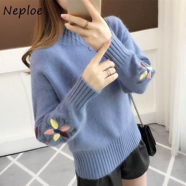 autumn and winter thickened loose embroidery floral pullovers women half turtleneck knitted sweaters 82311 210430, White;black
autumn and winter thickened loose embroidery floral pullovers women half turtleneck knitted sweaters 82311 210430, White;black