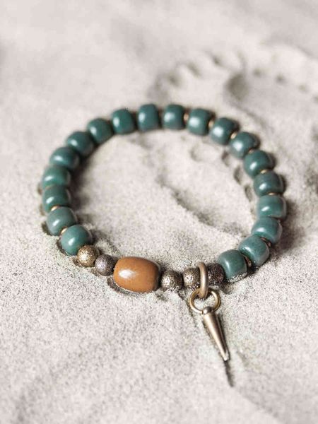 flower green yin skin bodhi root z single ring bracelet female texture copper bead tassel jewelry, Golden;silver
flower green yin skin bodhi root z single ring bracelet female texture copper bead tassel jewelry, Golden;silver