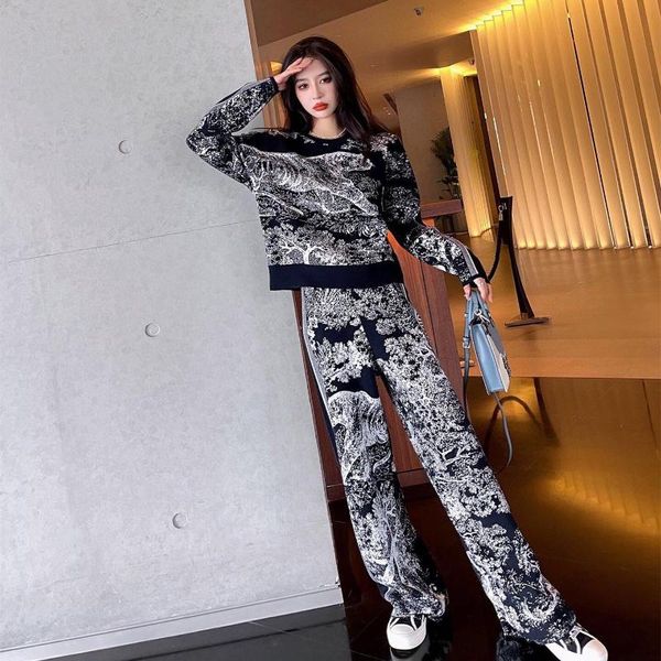 women's two piece pants 2021 autumn and winter fashion jungle series knitted suit long-sleeved sweater wide-leg, White
women's two piece pants 2021 autumn and winter fashion jungle series knitted suit long-sleeved sweater wide-leg, White
