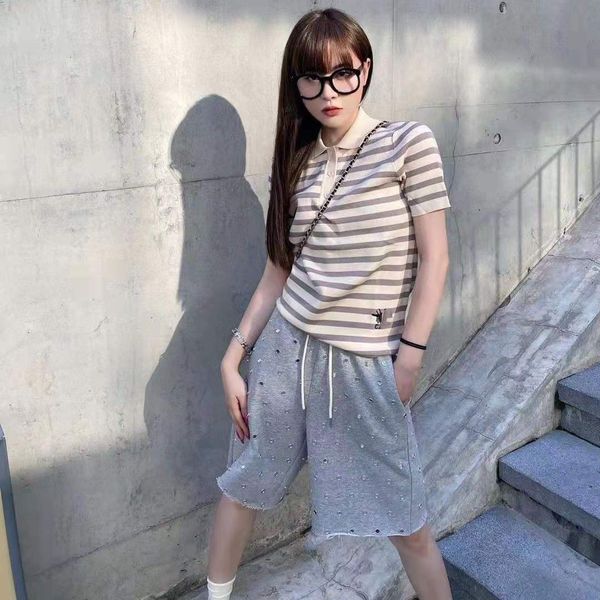 luxury design high version tide d family 21ss striped bee embroidery polo collar loose short sleeve t-shirt for women, White
luxury design high version tide d family 21ss striped bee embroidery polo collar loose short sleeve t-shirt for women, White