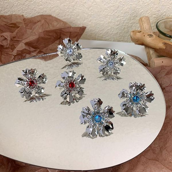 stud fashion metal rhinestone big flower color zircon stamen earrings women's exaggerated party accessories, Golden;silver
stud fashion metal rhinestone big flower color zircon stamen earrings women's exaggerated party accessories, Golden;silver