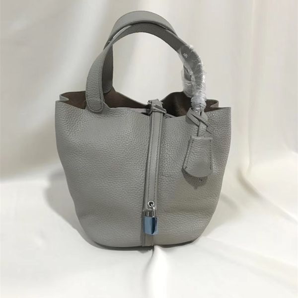 outlet herme h spring and summer vegetable basket fashion bucket bag litchi pattern layer cow leather wan
outlet herme h spring and summer vegetable basket fashion bucket bag litchi pattern layer cow leather wan
