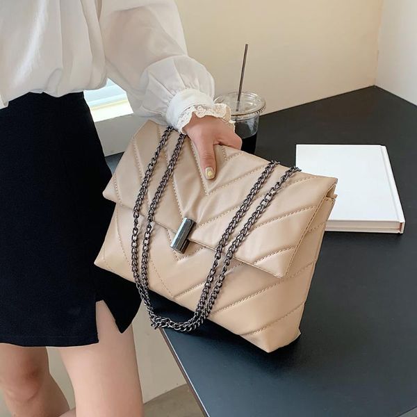 evening bags fashion women solid color pu messenger bag casual ladies chain handbags
evening bags fashion women solid color pu messenger bag casual ladies chain handbags