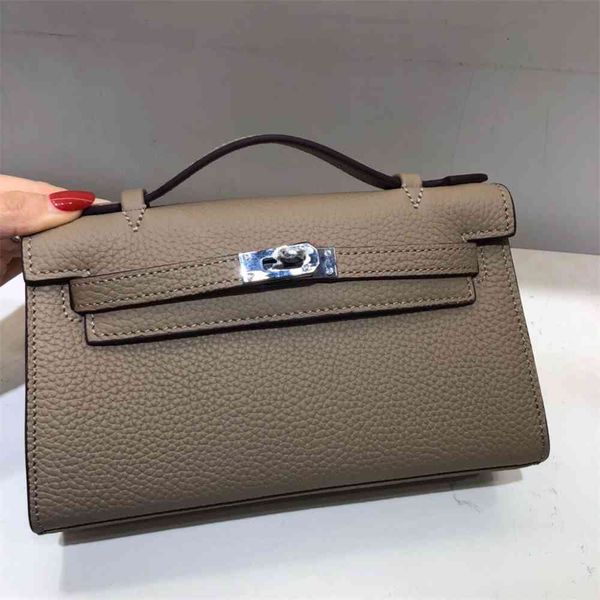 women luxurys designers bags 2021 leather second generation mini portable one slung nose chain on designer handbag handbags totes crossbody
women luxurys designers bags 2021 leather second generation mini portable one slung nose chain on designer handbag handbags totes crossbody