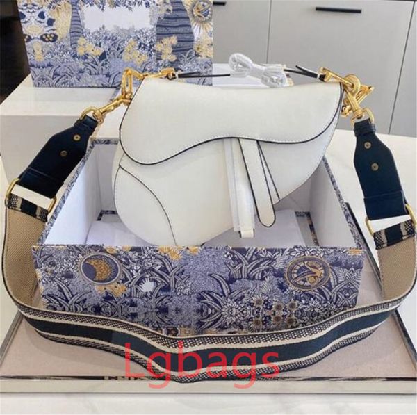 brand designers shoulder bags ladies temperament fashion luxury frosted embroidered leather portable saddle bag
brand designers shoulder bags ladies temperament fashion luxury frosted embroidered leather portable saddle bag