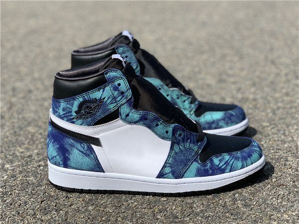 2021 release authentic 1 high og wmns tie-dye outdoor shoes men women white black aurora green leather 1s trainers sneakers with origin
2021 release authentic 1 high og wmns tie-dye outdoor shoes men women white black aurora green leather 1s trainers sneakers with origin