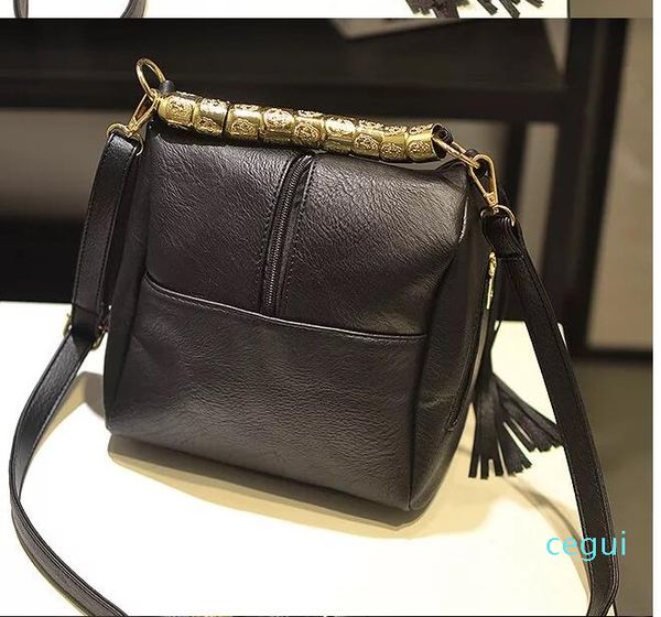 2021 european and american fashion black tassel handbag two shoulder yellow beautiful cross-slung bag
2021 european and american fashion black tassel handbag two shoulder yellow beautiful cross-slung bag