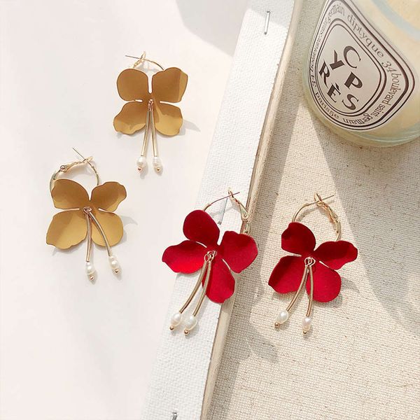 t new fashion four leaf grass flower korean long temperament french earrings silver needle earrings female, Black
t new fashion four leaf grass flower korean long temperament french earrings silver needle earrings female, Black