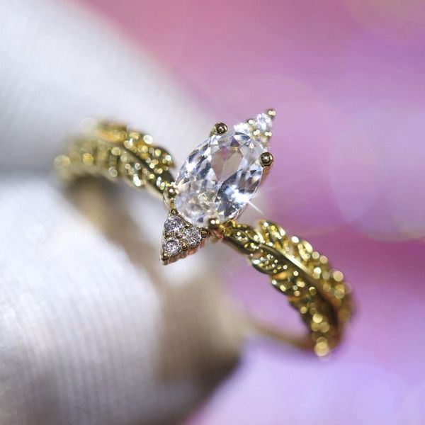 wedding rings luxury female white leaf crystal ring charm gold color thin for women trendy bride zircon stone engagement, Slivery;golden
wedding rings luxury female white leaf crystal ring charm gold color thin for women trendy bride zircon stone engagement, Slivery;golden
