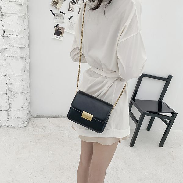 summer new small ck fashion trend chain style women's one shoulder messenger bag 
summer new small ck fashion trend chain style women's one shoulder messenger bag