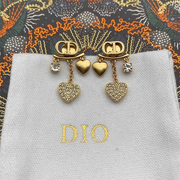size love brilliant diamonds earrings female style red live star brass material, Black
size love brilliant diamonds earrings female style red live star brass material, Black