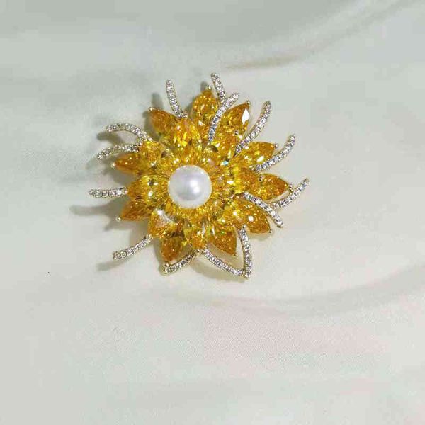 brooch korean temperament micro inlaid zircon flower female v fashion clothing accessories coat snowflake pin, Gray
brooch korean temperament micro inlaid zircon flower female v fashion clothing accessories coat snowflake pin, Gray