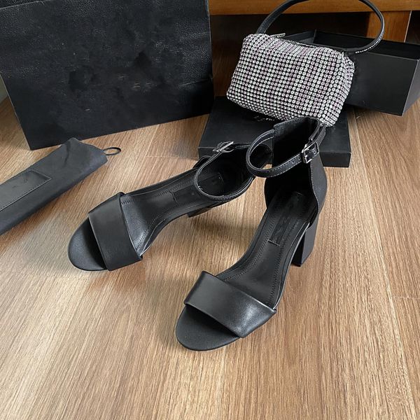 simple fashion women sandals high heel 7cm black real leather modest luxury ladies letter designer shoes trend eleagnt
simple fashion women sandals high heel 7cm black real leather modest luxury ladies letter designer shoes trend eleagnt