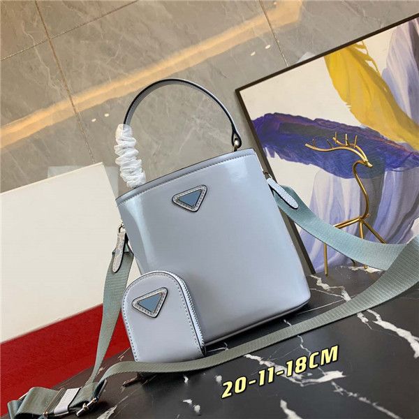 designers bags handbag shoulder purses wallets tote crossbody lady bag letters handle round shape satchel luxury women backpack handbags
designers bags handbag shoulder purses wallets tote crossbody lady bag letters handle round shape satchel luxury women backpack handbags