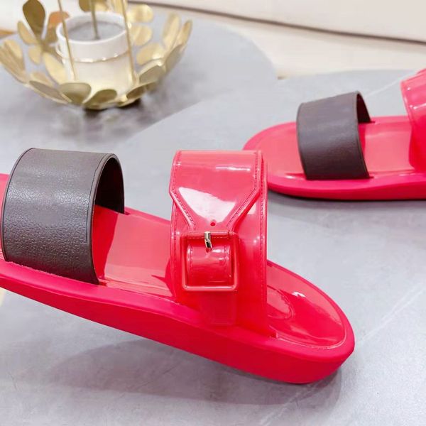 2022brand designer couple slippers double wide strap buckle print men women home flat soled shoes scuffs fashion sum, Black
2022brand designer couple slippers double wide strap buckle print men women home flat soled shoes scuffs fashion sum, Black